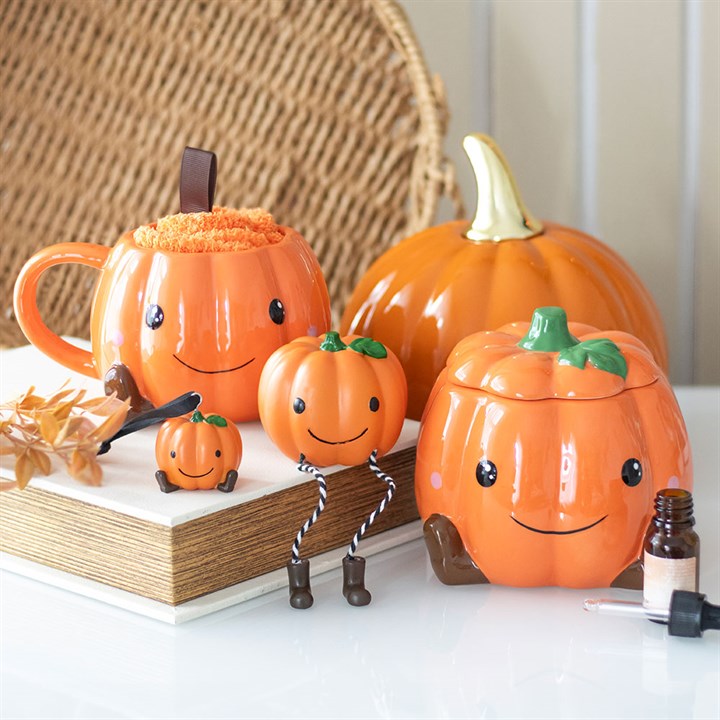 Smiling Pumpkin Mug & Socks Set